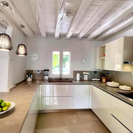 Hébergement de vacances Vlanda With 4bedrooms In Mykonos *